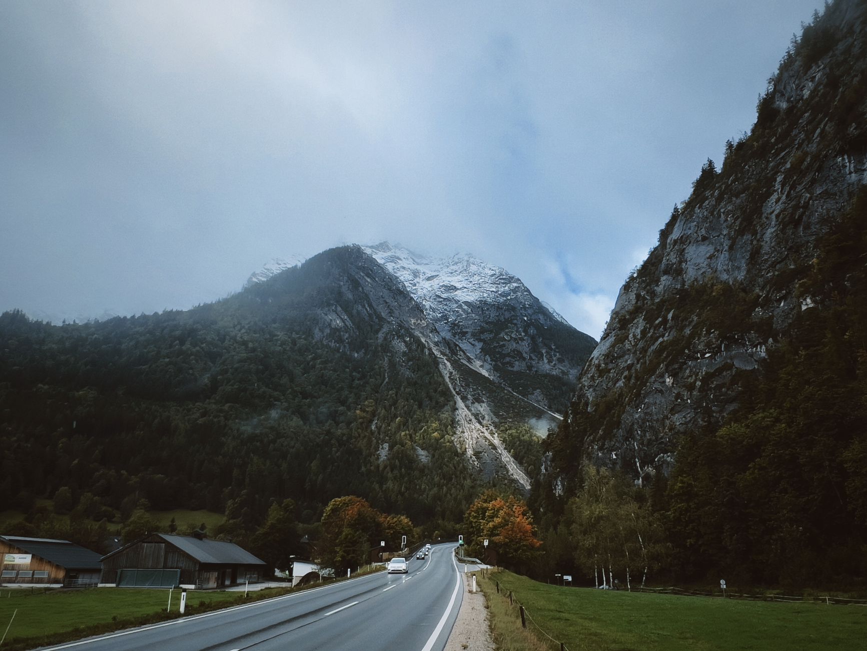 Jak zaplanować dwutygodniowy roadtrip po Szwajcarii, łącząc najpiękniejsze regiony w spokojną, widokową pętlę